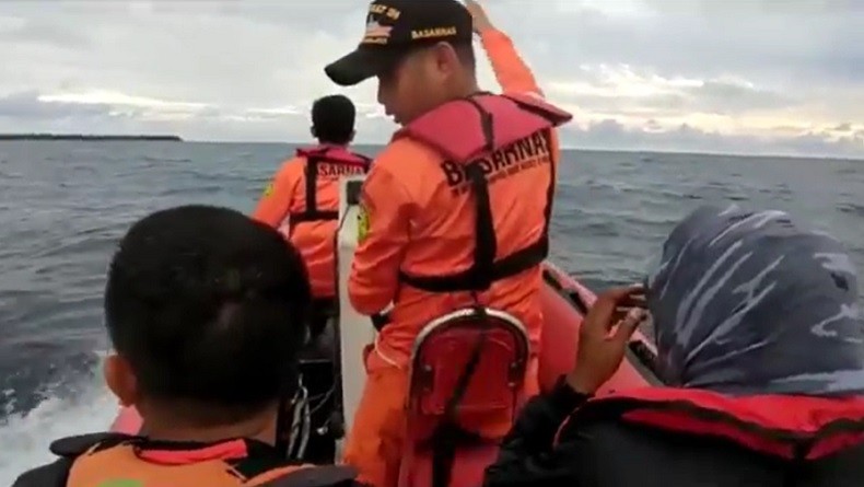 Tim SAR Temukan 2 Jasad Korban KM Ladang Pertiwi, 16 Penumpang Masih Hilang