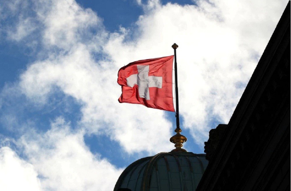 Swiss Tolak Permintaan Denmark Kirim Kendaraan Tempur ke Ukraina