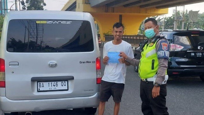 Polisi Sampaikan Fungsi Pelat Nomor Tak Ada Perbedaan meski GantI Warna