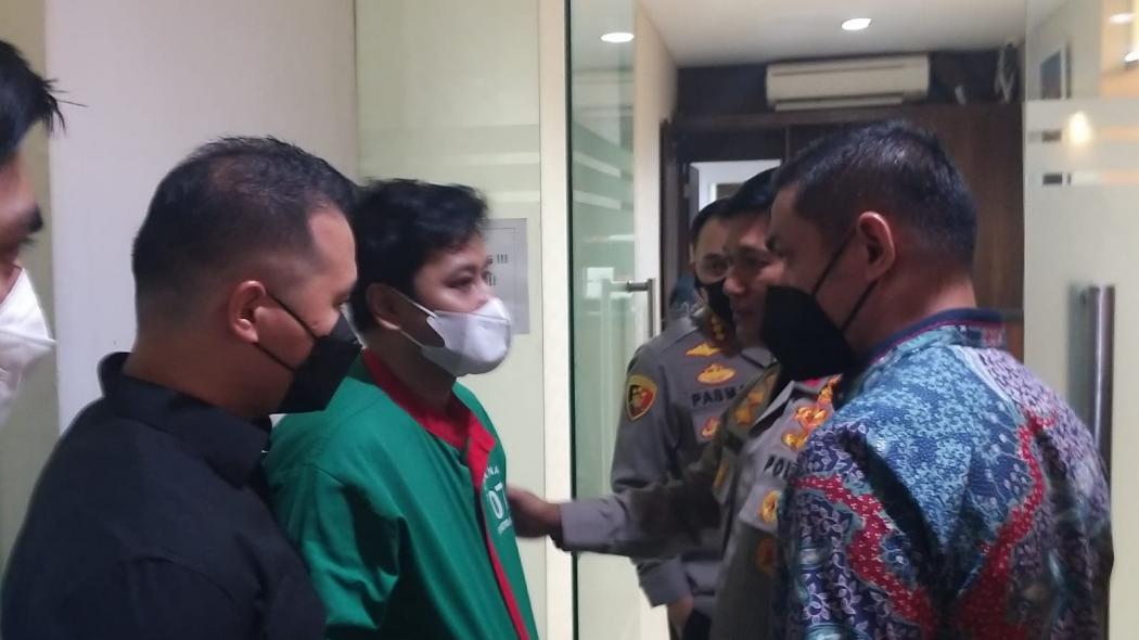 Personel Band Kahitna Andrie Bayuajie Beli Pil Valdimex Dazepam secara Online