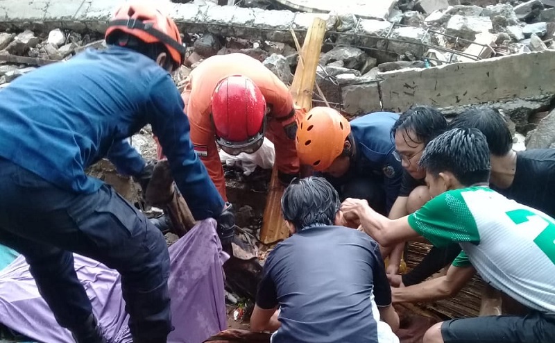 Longsor Rumah Makan Saung di Depok Tewaskan 2 Orang, Begini Kronologinya