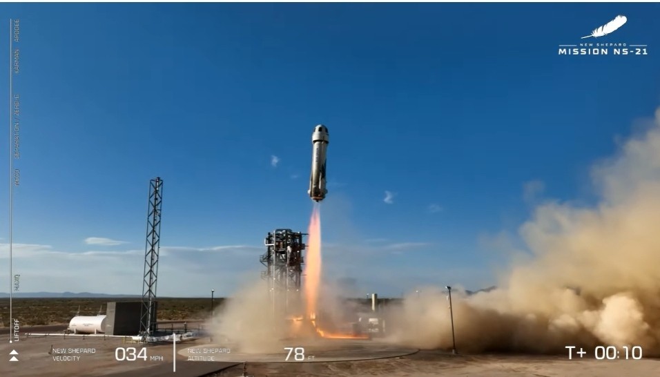 Blue Origin Sukses Terbangkan 6 Orang Wisatawan ke Luar Angkasa