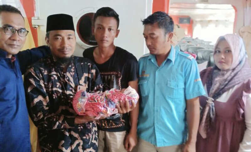 Perempuan Asal Bawean Melahirkan Darurat di Atas Kapal
