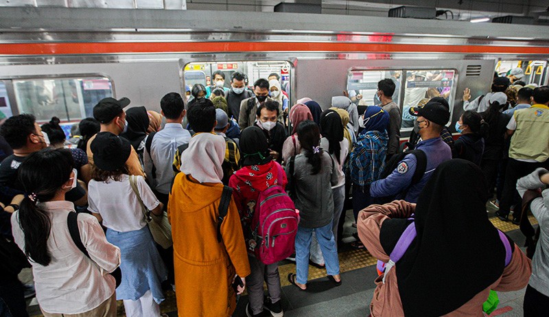 Pengguna KRL yang Transit di Stasiun Manggarai Tercatat hingga 160.000 Orang Sehari