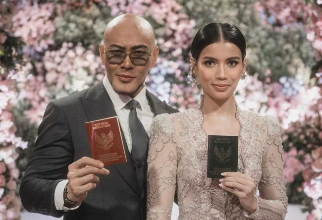7 Artis Memilih Private Wedding, Nomor 6 Menikah di Usia 51 Tahun