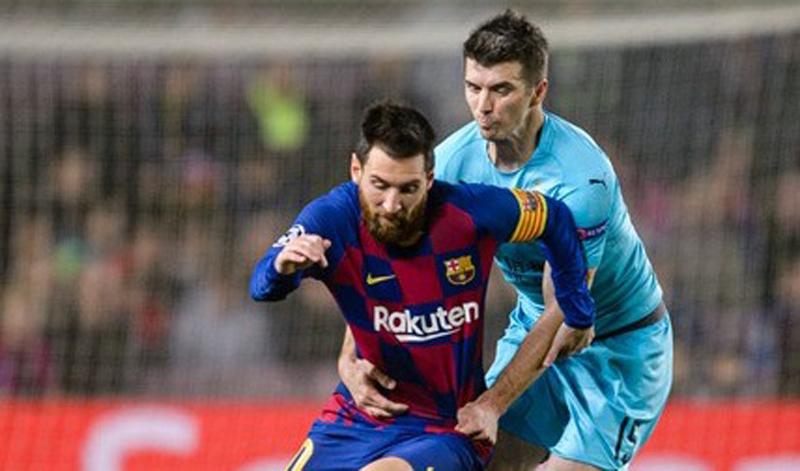 Resmi! Persija Boyong Bek Ceko yang Pernah Duel dengan Lionel Messi