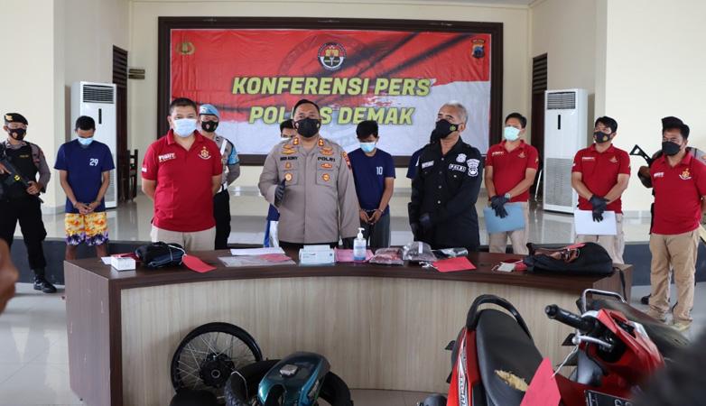Polisi Tangkap 4 Pelaku Curanmor dan Curas di Demak, Hasil Curian Dijual lewat Medsos
