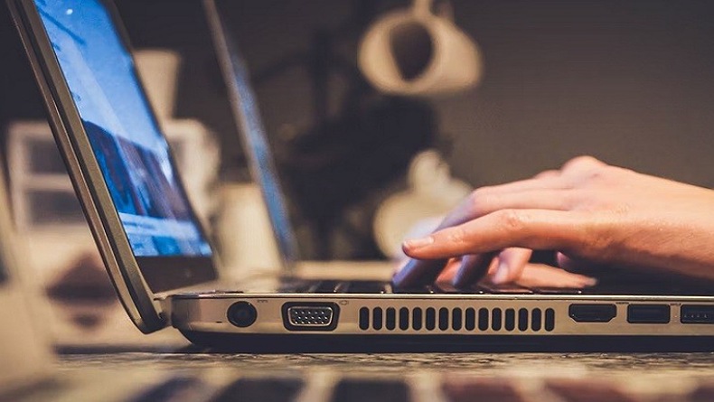 Pandemi Covid-19 Dongkrak Pengguna Internet Indonesia hingga 77 Persen