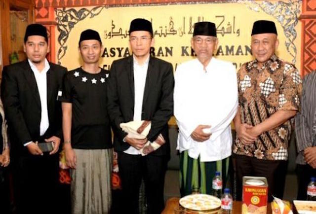 TGB : Kiai Dimyati Rois Seorang Pecinta Ilmu