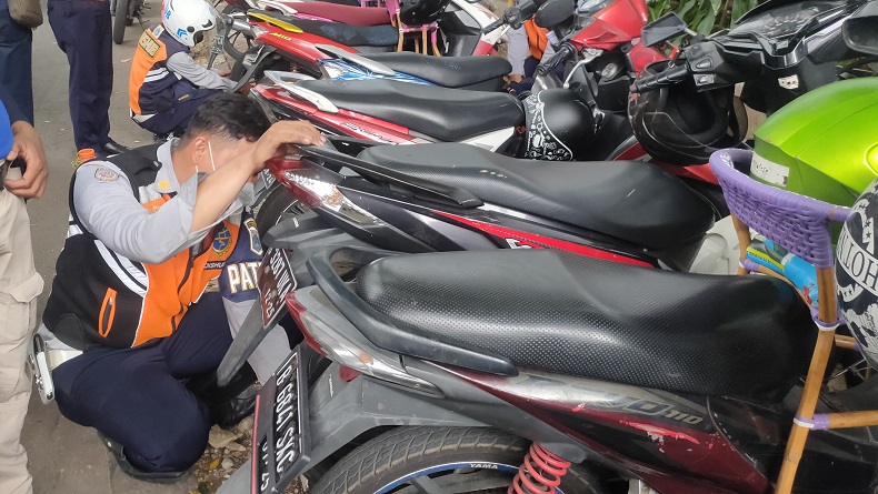 Dishub DKI Ungkap Ormas Kuasai Parkir Liar di Sekitar JIS