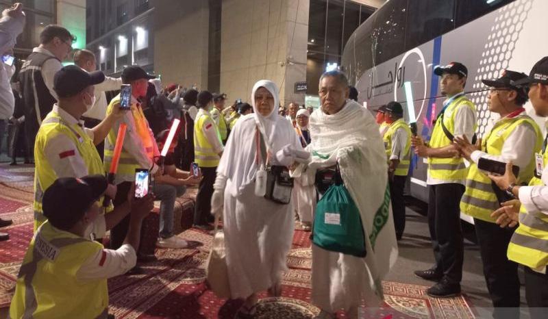 Alhamdulillah, Jemaah Calon Haji Kloter 1 Embarkasi Solo Tiba di Mekkah