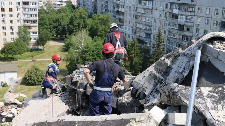 Rusia Ledakkan Jembatan Penghubung 2 Kota di Ukraina, Hancurkan Jalur Evakuasi Warga Sipil