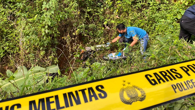 Pria Mojokerto Tewas Membusuk di Parit Tengah Hutan, Polisi Selidiki Penyebabnya