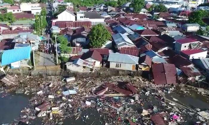 Puluhan Rumah dan Jembatan Hanyut akibat Abrasi di Pantai Amurang Minsel