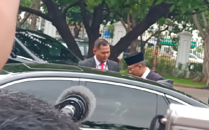 Zulkifli Hasan Tiba di Istana Negara, Ini Penampakannya