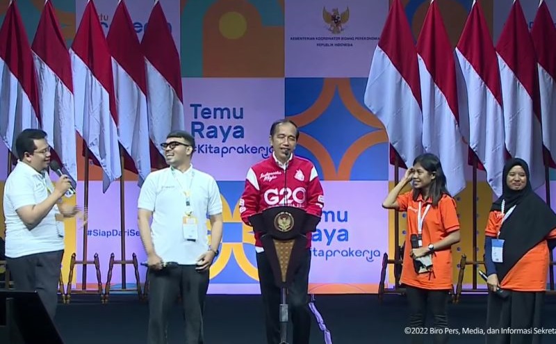 Momen Jokowi Geleng-Geleng Kepala saat Dengar Alumni Kartu Prakerja Minta Motor
