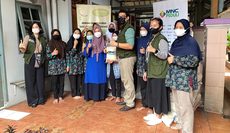 MNC Peduli Salurkan Bantuan dan Tanam Pohon Pot di Panti Asuhan Nurul Hasanah