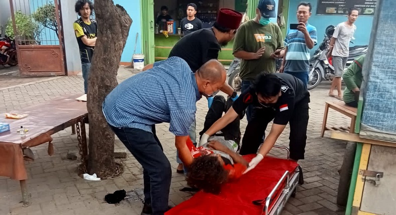 Mabuk Berat, Pria Tanpa Identitas Ditemukan Tergeletak Bersimbah Darah di Tangerang