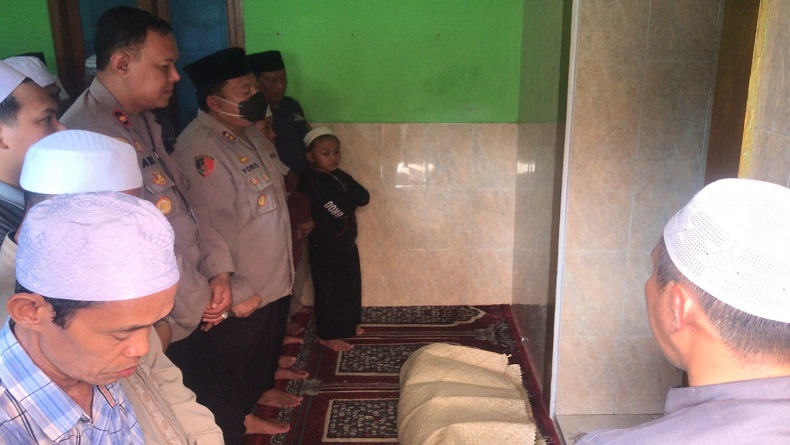 2 Bobotoh Persib Tewas di GBLA, Kapolrestabes Bandung Melayat ke Rumah Duka Ama