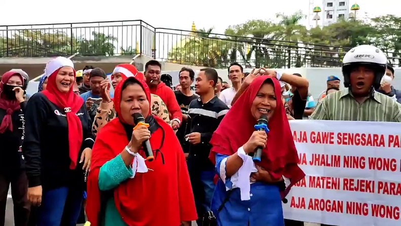 Ratusan Pedagang sambil Nangis Tolak Revitalisasi Pasar Caplek Cirebon, Ini Penyebabnya