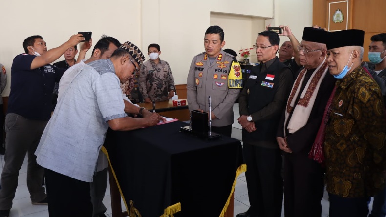 12 Warga Majalengka Ikrar Keluar dari Khilafatul Muslimin, Bersumpah Setia kepada NKRI