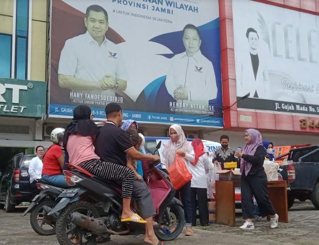 Peringati Tahun Baru Hijriah, DPD Perindo Kota Metro Bagikan Sembako ke Dhuafa