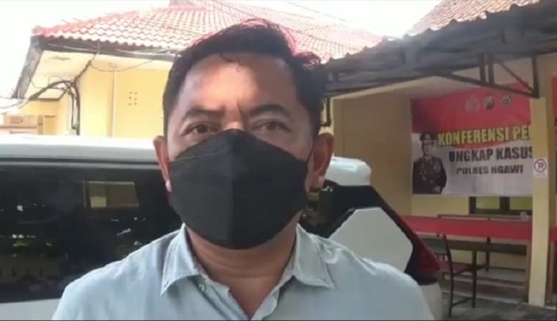 Buron Setahun, Mantan Dirut BPR di Ngawi Ditangkap Saat Nyamar Jadi Pelayan Rumah Makan 