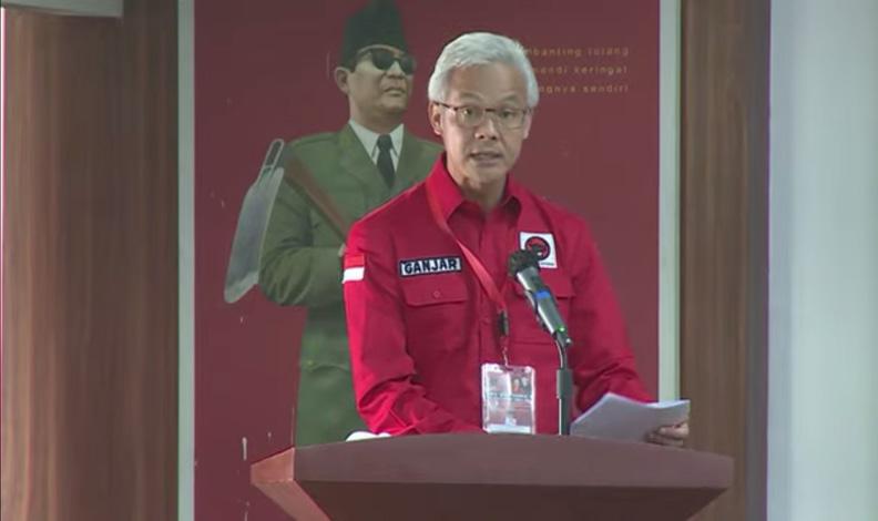Ketika Ganjar Bacakan Rekomendasi Rakernas II PDIP di Hadapan Megawati