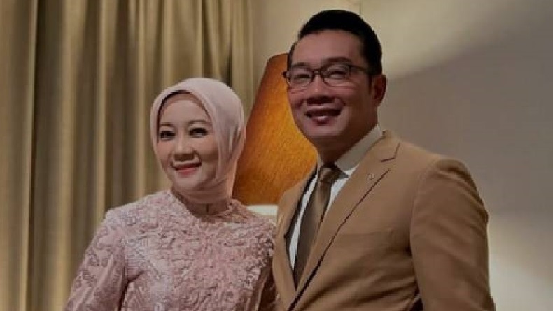 Ditanya Netizen: Pak Kenapa Ibu Cinta Secantik Itu? Ini Jawaban Lucu Ridwan Kamil