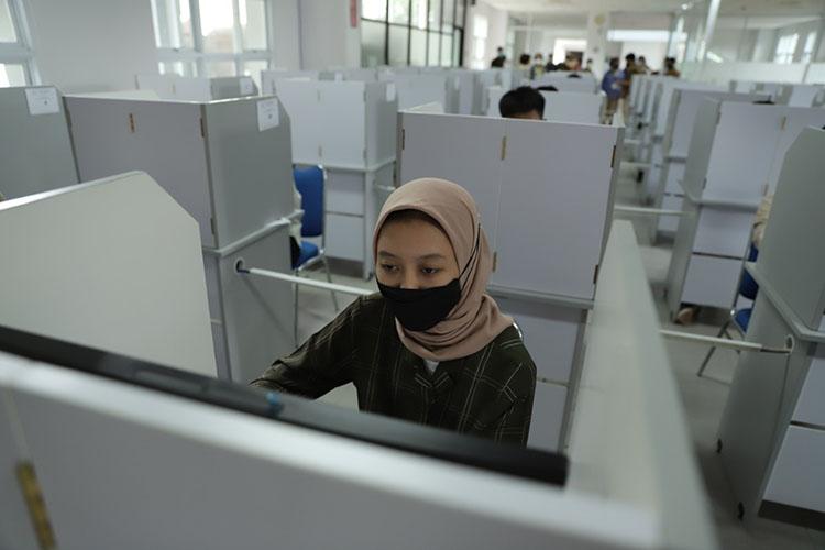 1.195 Calon Mahasiswa Ikuti UM CBT UGM 2023 di Medan