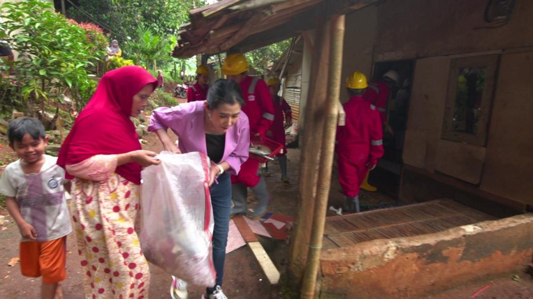 Perjuangan Ibu Jumirah dan Pak Wandi, Saksikan Program Bedah Rumah dan Uang Kaget Lagi di MNCTV