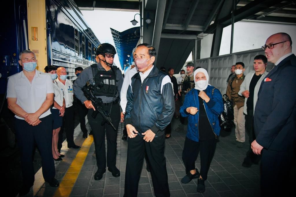 Usai Kunjungi Ukraina, Presiden Jokowi Kembali ke Polandia Naik Kereta