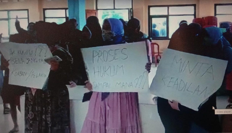 Pelaku Pelecehan Seksual Tak Ditahan, Emak-Emak di Ciamis Geruduk Kantor Desa