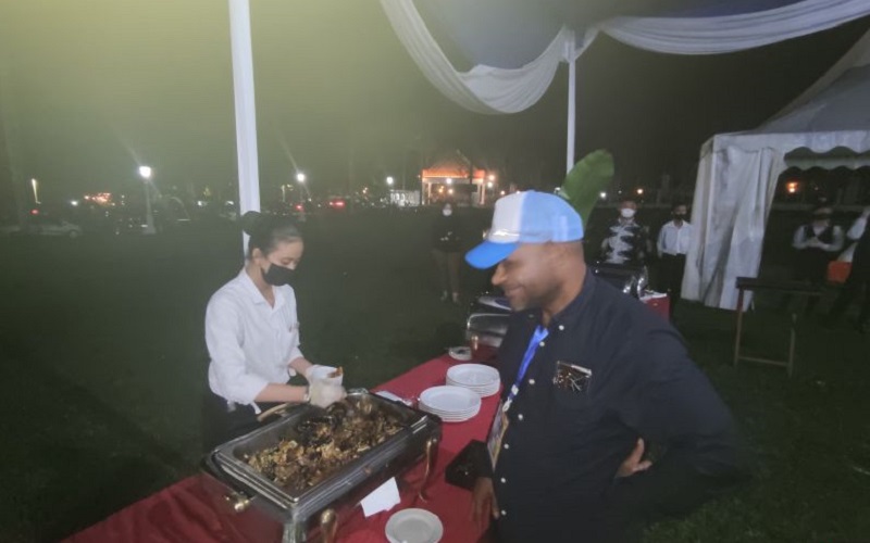 Momen Peserta Fornas Asal Papua Jatuh Cinta dengan Pindang Sale