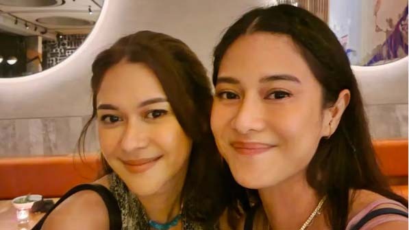 Dian Sastro Pamer Foto bareng Nana Mirdad, Kecantikannya Dipuji Netizen: Duo Vampir Makin Muda 