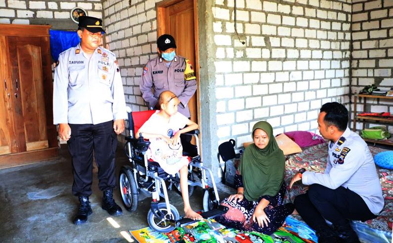 Sinta Aulia, Bocah Viral asal Rembang Ini Ungkap Harapan yang Menyentuh Hati Polri