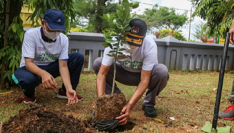 Menko PMK Sebut Menanam Pohon Berkaitan dengan Hidup Matinya Warga Dunia