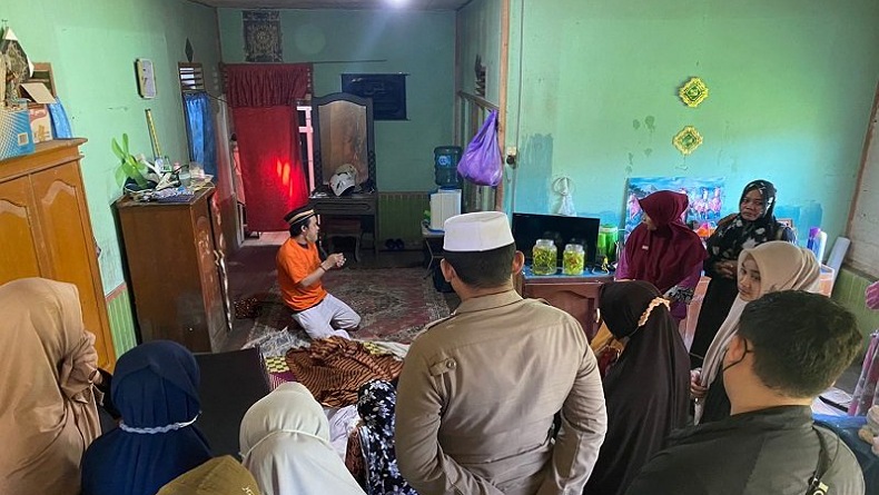 Bikin Haru, Napi Ini Diizinkan Lihat Jenazah Ibu hingga Antar ke Permakaman 