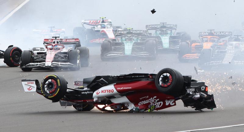 Zhou Guanyu Lolos Kecelakaan Maut Mobil Terbalik F1 GP Inggris, Pembalap China Itu Bilang Begini