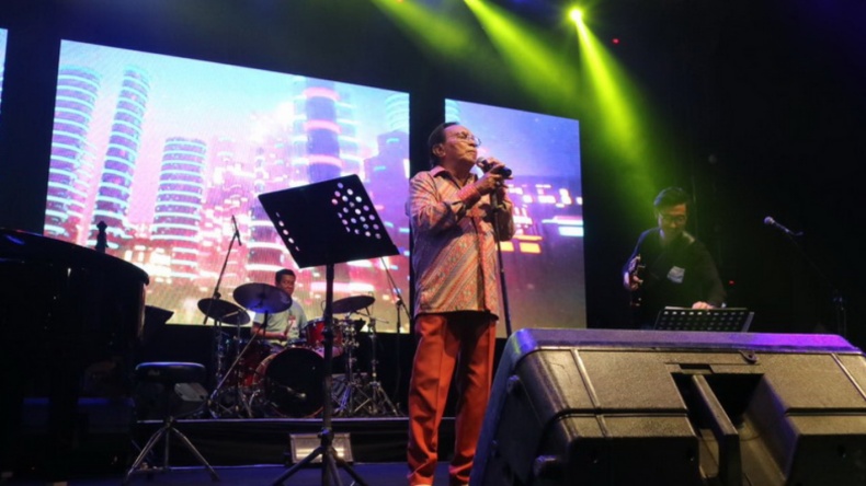 Kabar Duka, Penyanyi Legendaris Bob Tutupoly Tutup Usia