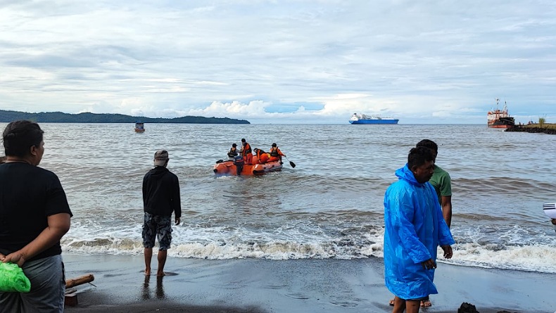 Pancingan Jatuh saat Mancing, Pemuda di Bitung Lompat dari Dermaga lalu Hilang