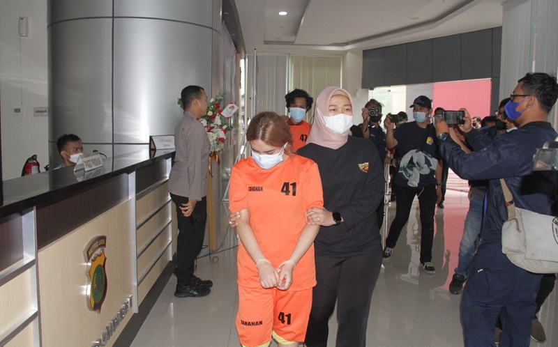 Model Bugil Medsos Ditangkap di Jakarta Barat, Mampu Raih Keuntungan hingga Rp30 Juta