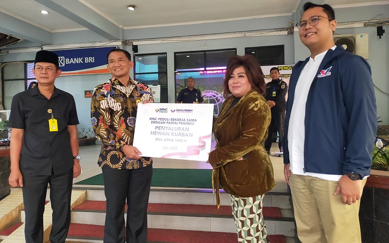 MNC Peduli dan Partai Perindo Salurkan Hewan Kurban Sapi ke Kantor Pertanahan Kabupaten Bogor