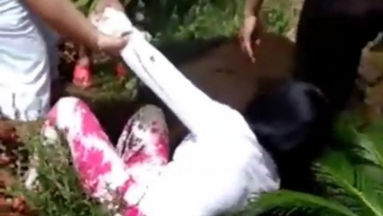 Viral Perempuan Manado Menangis Histeris Ditinggal Mati Anjing Kesayangan