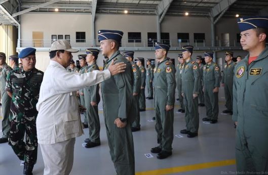 Kunjungi Lanud Iswahjudi, Prabowo: Saya Ingin TNI AU Unggul dan Kuat
