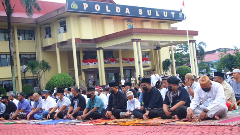 Polda Sulut Gelar Salat Idul Adha dan Penyembelihan Hewan Kurban