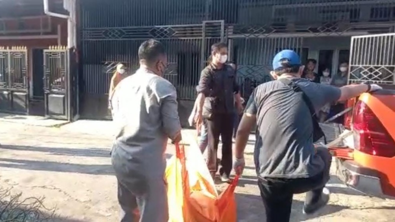 Mayat Pria Lansia Ditemukan Membusuk, Warga Perumahan Elite di Palembang Geger