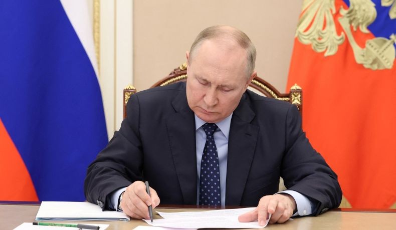 Gawat, Putin Teken Dekrit Mobilisasi Militer Kerahkan Pasukan Cadangan ke Ukraina