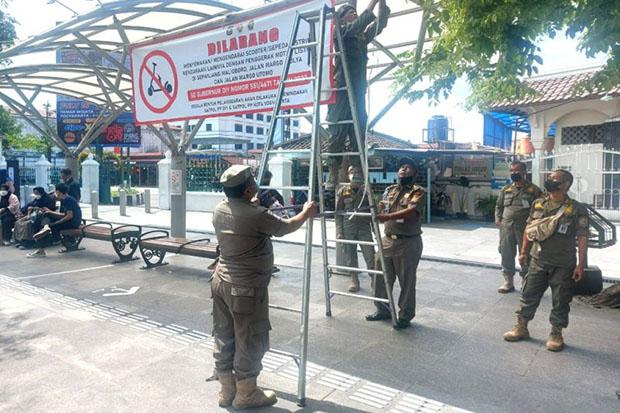  Skuter Listrik Tak Boleh Melintas di Malioboro, Satpol PP Pasang Rambu Larangan 