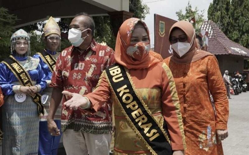 Wali Kota Mojokerto Raih Penghargaan Penggerak Koperasi Terbaik